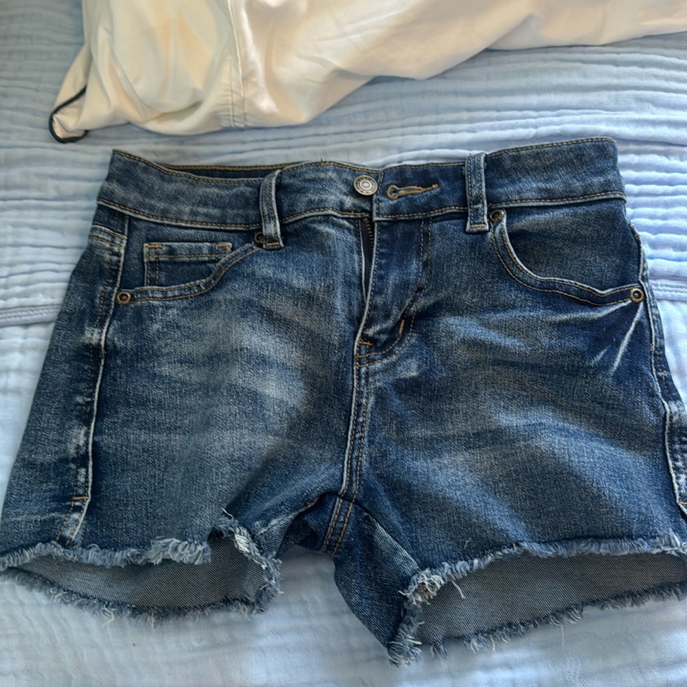 Size small jean shorts from tractr!!